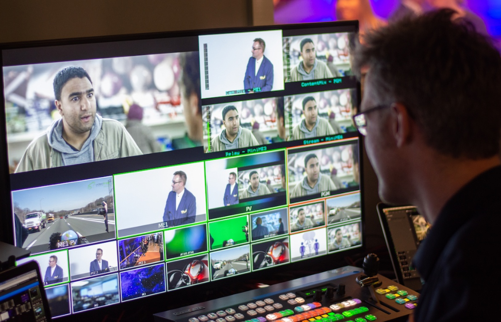 Read more about the article 5 Rekomendasi Laptop Terbaik untuk Live Streaming dan Broadcast di Tahun 2025