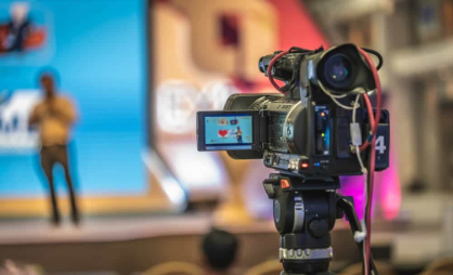 Read more about the article Sukseskan Acara Virtual Anda: Mengapa Live Streaming Profesional Adalah Kunci di Era Digital?